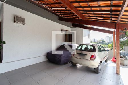 Garagem de casa à venda com 3 quartos, 360m² em Jardim Guanabara, Belo Horizonte