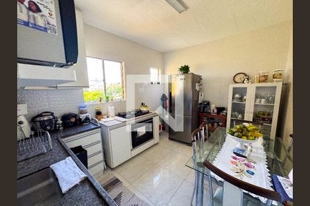 Cozinha de apartamento à venda com 2 quartos, 120m² em Novo Eldorado, Contagem