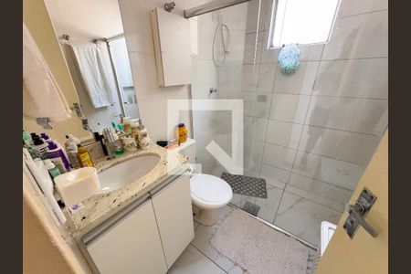 Banheiro de apartamento à venda com 2 quartos, 120m² em Novo Eldorado, Contagem