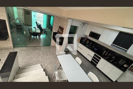 Cozinha de casa à venda com 3 quartos, 250m² em Ana Lúcia, Belo Horizonte