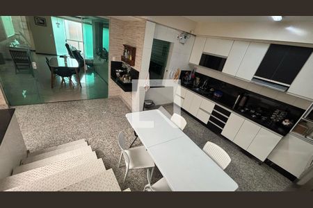 Cozinha de casa à venda com 3 quartos, 250m² em Ana Lúcia, Belo Horizonte
