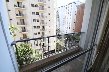 Sala - Sacada Vista de apartamento para alugar com 3 quartos, 140m² em Cambuí, Campinas