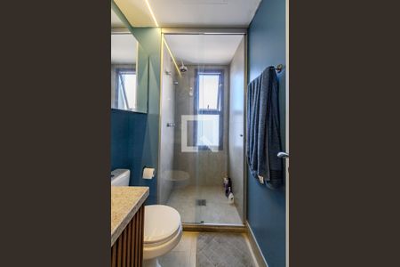 Banheiro de kitnet/studio para alugar com 1 quarto, 31m² em Farroupilha, Porto Alegre
