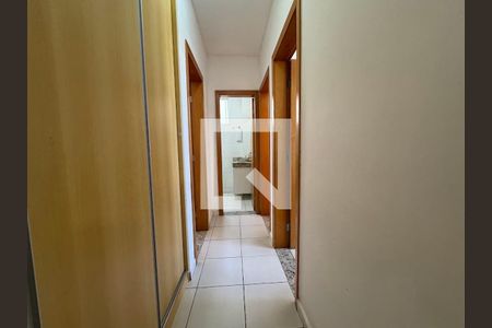 Corredor de apartamento à venda com 3 quartos, 75m² em Havaí, Belo Horizonte