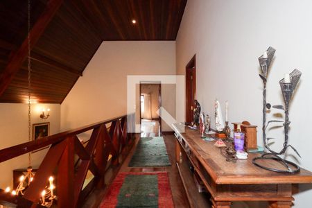 Corredor de casa à venda com 4 quartos, 500m² em Jardim Leonor, São Paulo