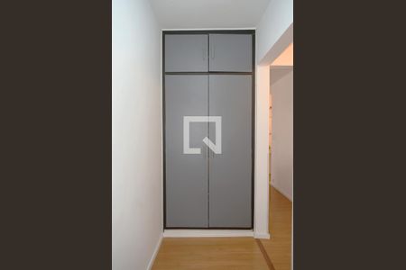 Armário do corredor de apartamento à venda com 3 quartos, 110m² em Pinheiros, São Paulo