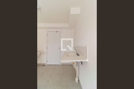 Cozinha de apartamento para alugar com 1 quarto, 32m² em Parque Industrial Tomas Edson, São Paulo