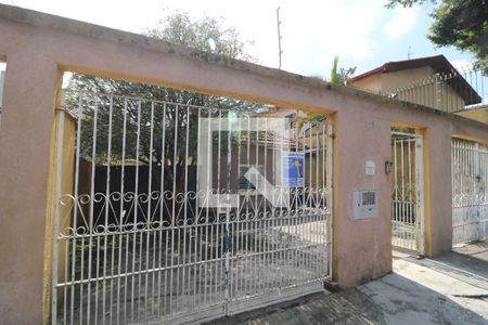 Fachada de casa à venda com 3 quartos, 341m² em Vila Antonieta, São Paulo