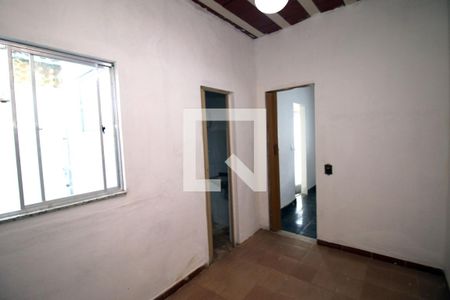 Quarto de casa para alugar com 1 quarto, 70m² em Irajá, Rio de Janeiro