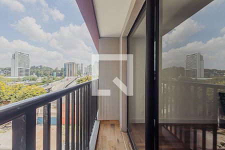 Varanda Sala/Quarto de kitnet/studio para alugar com 1 quarto, 24m² em Pinheiros, São Paulo