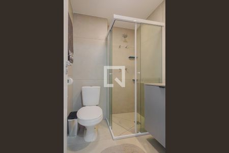 Banheiro de kitnet/studio para alugar com 1 quarto, 24m² em Pinheiros, São Paulo