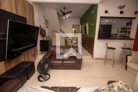 Sala de casa de condomínio à venda com 3 quartos, 240m² em Vargem Pequena, Rio de Janeiro