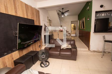 Sala de casa de condomínio à venda com 3 quartos, 240m² em Vargem Pequena, Rio de Janeiro