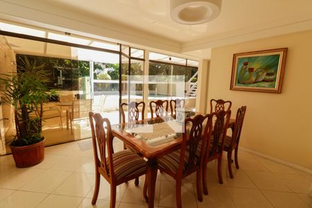 Sala de apartamento à venda com 4 quartos, 322m² em Barra da Tijuca, Rio de Janeiro