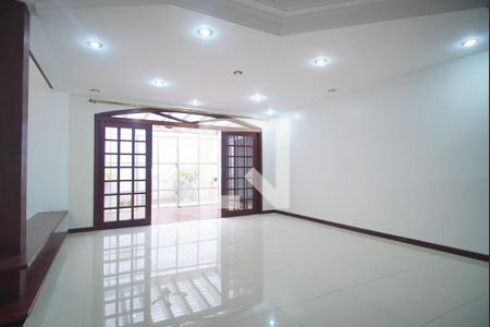 Sala 2 de casa à venda com 4 quartos, 398m² em Chácara das Pedras, Porto Alegre