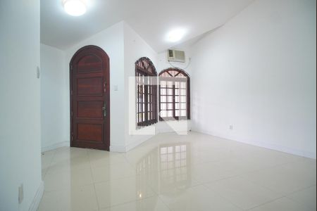 Sala 1 de casa à venda com 4 quartos, 398m² em Chácara das Pedras, Porto Alegre