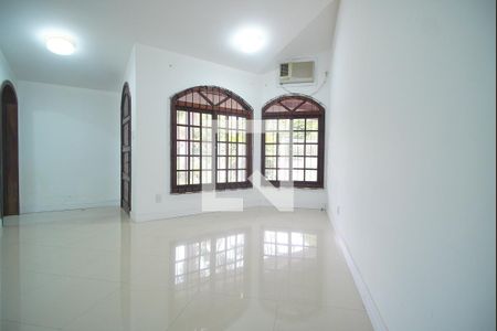 Sala 1 de casa à venda com 4 quartos, 398m² em Chácara das Pedras, Porto Alegre