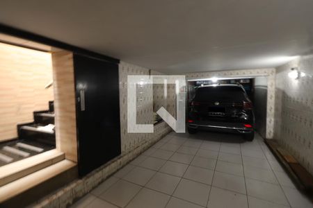 Garagem de casa à venda com 3 quartos, 235m² em Tatuapé, São Paulo