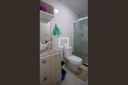 Banheiro da Suíte 1 de casa de condomínio à venda com 3 quartos, 150m² em Vargem Pequena, Rio de Janeiro