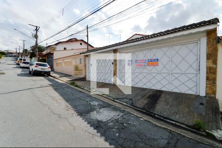 Fachada de casa à venda com 3 quartos, 256m² em Jardim Santa Mena, Guarulhos