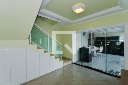 Sala de TV de casa à venda com 3 quartos, 256m² em Jardim Santa Mena, Guarulhos