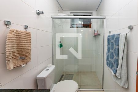 Banheiro de apartamento à venda com 2 quartos, 140m² em Chácara Cotia, Contagem