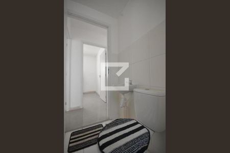 Banheiro de apartamento para alugar com 2 quartos, 41m² em Guaratiba, Rio de Janeiro