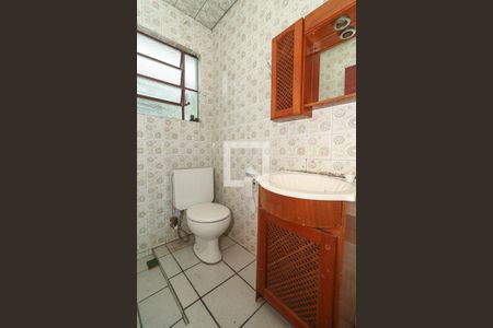 Banheiro 4 de casa à venda com 7 quartos, 270m² em Jardim Dona Leopoldina, Porto Alegre