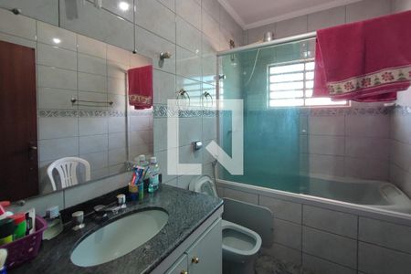 Banheiro Social de casa à venda com 5 quartos, 396m² em Jardim São Fernando, Campinas