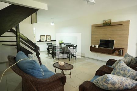 Sala de casa de condomínio para alugar com 3 quartos, 140m² em Piatã, Salvador