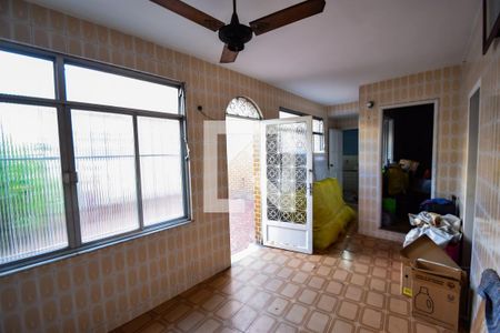 Casa dos Fundos (Sala) de casa à venda com 5 quartos, 200m² em Pilares, Rio de Janeiro