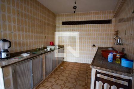 Casa dos Fundos (Cozinha) de casa à venda com 5 quartos, 200m² em Pilares, Rio de Janeiro