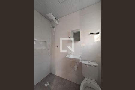 Banheiro de kitnet/studio para alugar com 1 quarto, 18m² em Parada Inglesa, São Paulo