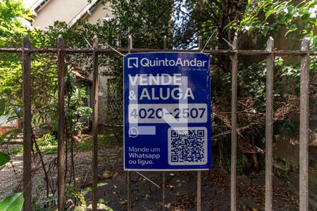 Fachada e Plaquinha de casa à venda com 6 quartos, 440m² em Santa Cecilia, São Paulo