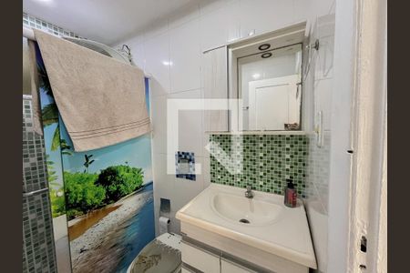 Banheiro de apartamento à venda com 3 quartos, 74m² em Irajá, Rio de Janeiro