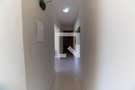 Corredor de casa à venda com 3 quartos, 240m² em Serra Grande, Niterói
