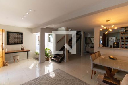 Sala de casa à venda com 3 quartos, 240m² em Serra Grande, Niterói
