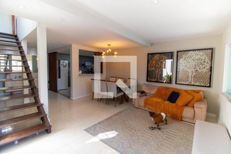 Sala de casa à venda com 3 quartos, 240m² em Serra Grande, Niterói