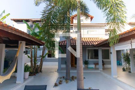 Área externa de casa à venda com 3 quartos, 240m² em Serra Grande, Niterói