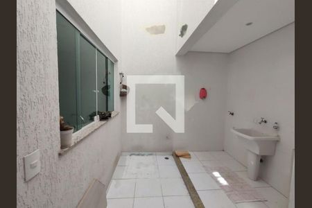 Casa à venda com 3 quartos, 125m² em Vila Santa Isabel, São Paulo