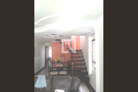 Casa à venda com 3 quartos, 100m² em Penha de França, São Paulo