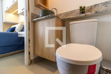 Banheiro de kitnet/studio para alugar com 1 quarto, 30m² em Cerqueira César, São Paulo