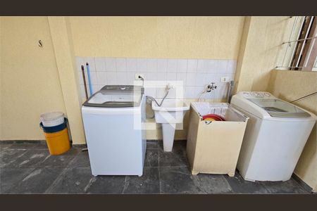 Casa à venda com 4 quartos, 300m² em Parque Sao Domingos, São Paulo