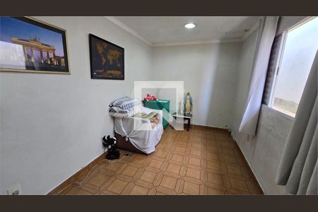 Casa à venda com 4 quartos, 300m² em Parque Sao Domingos, São Paulo