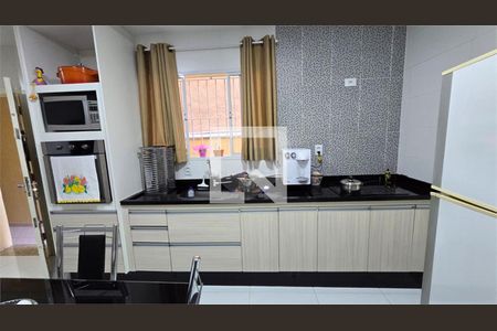 Casa à venda com 4 quartos, 300m² em Parque Sao Domingos, São Paulo