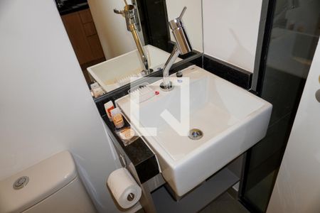 Banheiro de kitnet/studio à venda com 1 quarto, 28m² em Cerqueira César, São Paulo