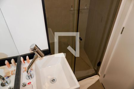 Banheiro de kitnet/studio à venda com 1 quarto, 28m² em Cerqueira César, São Paulo