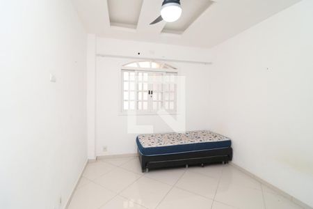 Quarto 1 de casa de condomínio para alugar com 3 quartos, 200m² em Jardim Guanabara, Rio de Janeiro