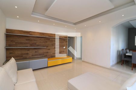 Sala de casa de condomínio para alugar com 3 quartos, 200m² em Jardim Guanabara, Rio de Janeiro