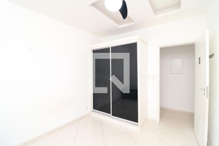 Quarto 1 de casa de condomínio para alugar com 3 quartos, 200m² em Jardim Guanabara, Rio de Janeiro
